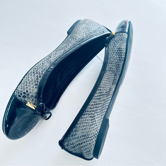 Tory Burch black snake print ballerinas size 6M - Picture 4 of 11